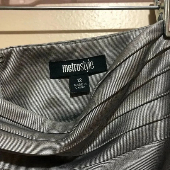 - Metro Style gray metallic skirt - Picture 6 of 10